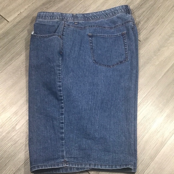 Charter Club Comfort Waist Denim Bermuda Shorts.    Size 22W - Picture 5 of 5